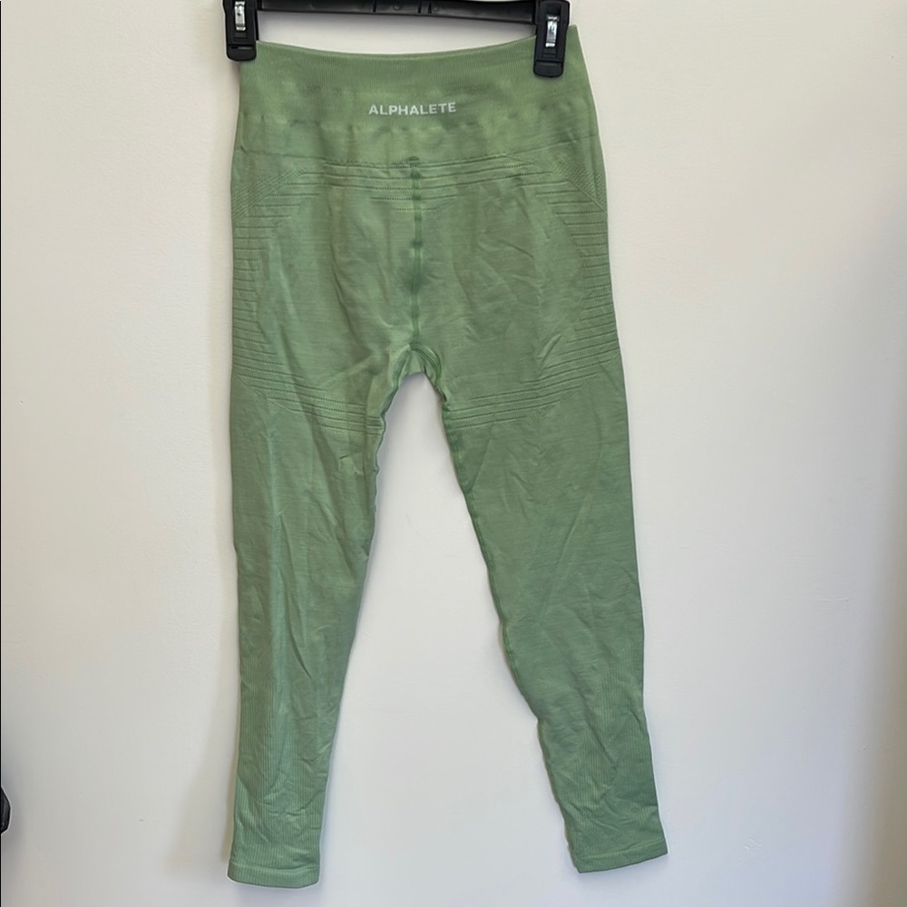 Alphalete Green Leggings with Elastic Waistband